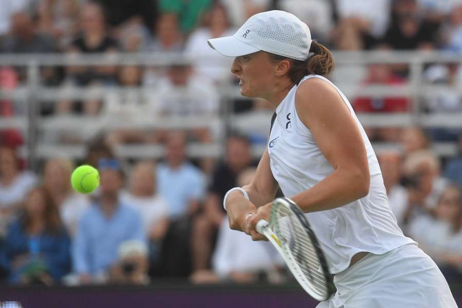 Świątek dokończy półfinał turnieju WTA w Warszawie w niedzielę. Powodem brak oświetlenia