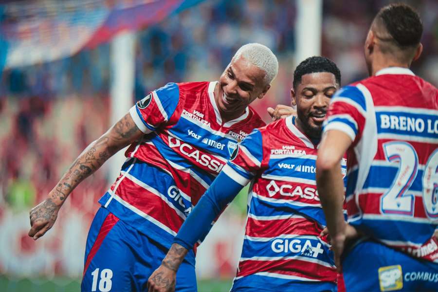 Deyverson, Marinho e Breno Lopes marcaram em Fortaleza 4x0 Colo-Colo Deyverson, Marinho e Breno Lopes marcaram em Fortaleza 4x0 Colo-Colo