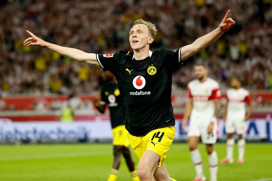 Reçu 4 sur 4, le Borussia Dortmund passe en tête de la Bundesliga Reçu 4 sur 4, le Borussia Dortmund passe en tête de la Bundesliga