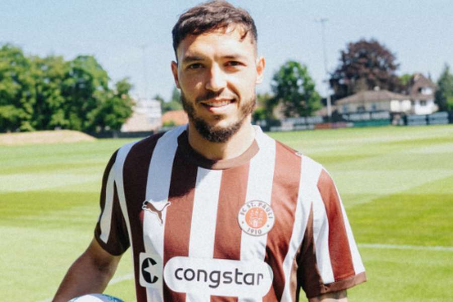 Mathias Pereira-Lage apresentado pelo St. Pauli