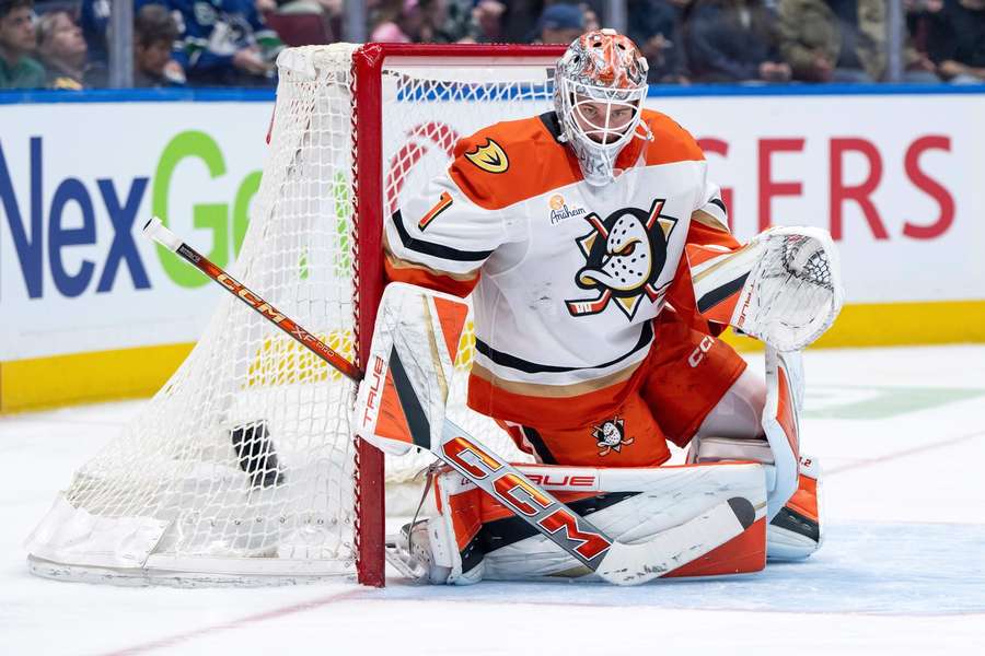 Lukáš Dostál by měl být jednou z největších brankářských osobností sezony 2025/26 v NHL.