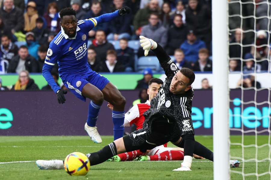 Martinelli scorer det afgørende mål mod Leicester.