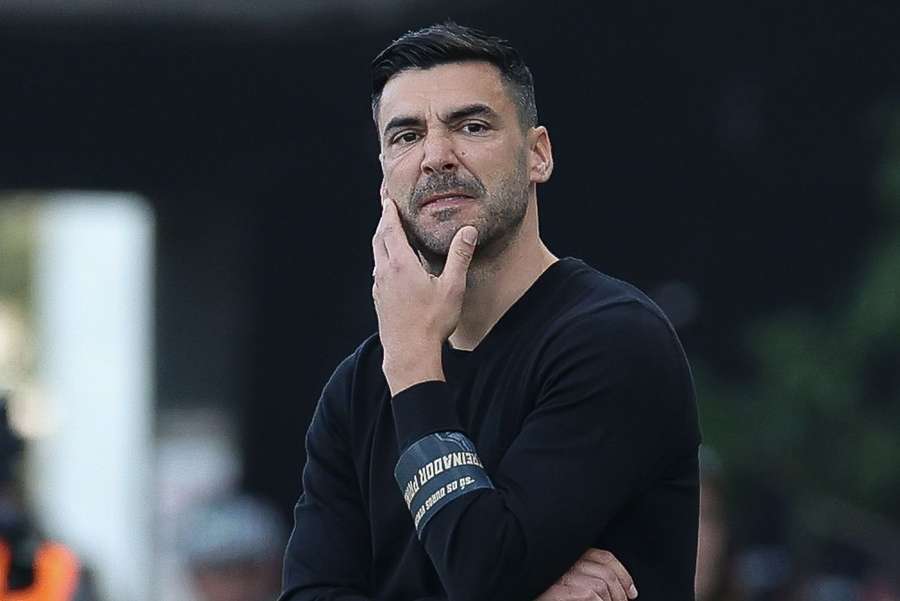 Treinador do Farense pede “atitude e sacrifício total pelo clube” em Arouca