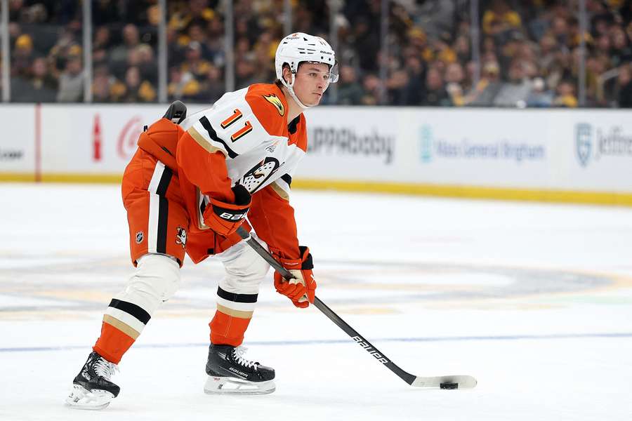 Anaheim vyměnil útočníka Zegrase do Philadelphie.