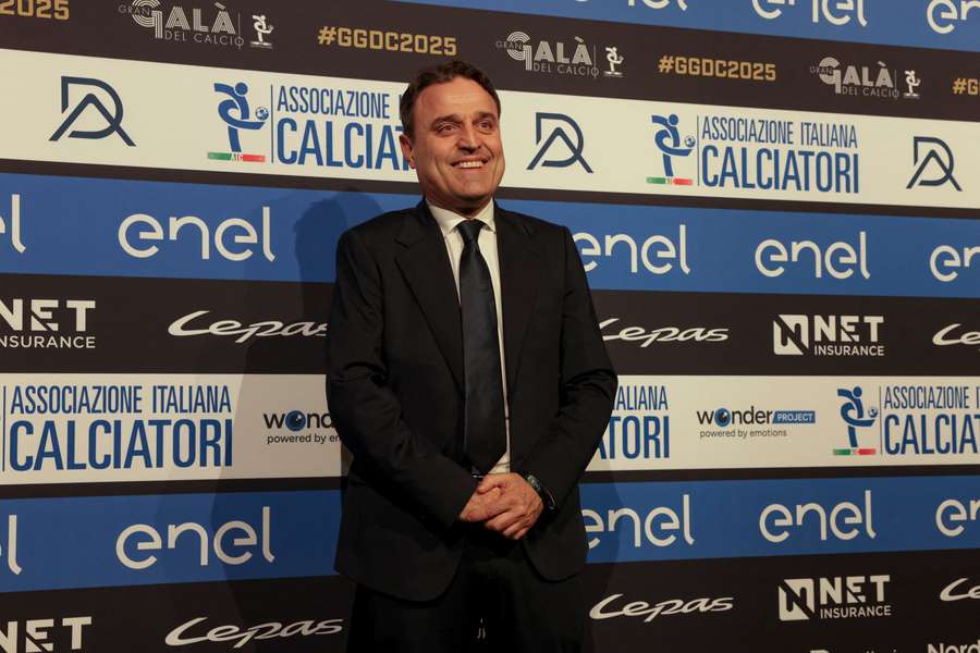 A Zappi 13 mesi di squalifica, ma non decade ora da n.1 AIA