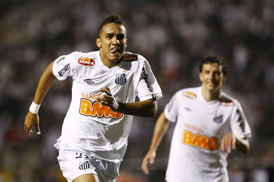 Danilo fez o gol do título do Santos na Libertadores 2011 Danilo fez o gol do título do Santos na Libertadores 2011