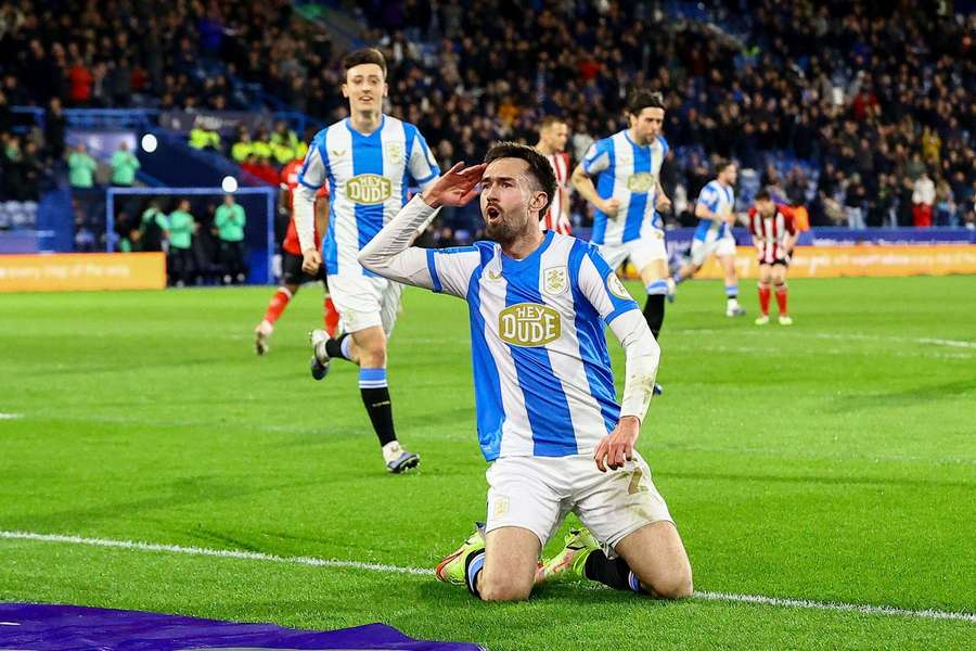 Bolton Wanderers sign Ryan Hardie on season-long loan Bolton Wanderers sign Ryan Hardie on season-long loan