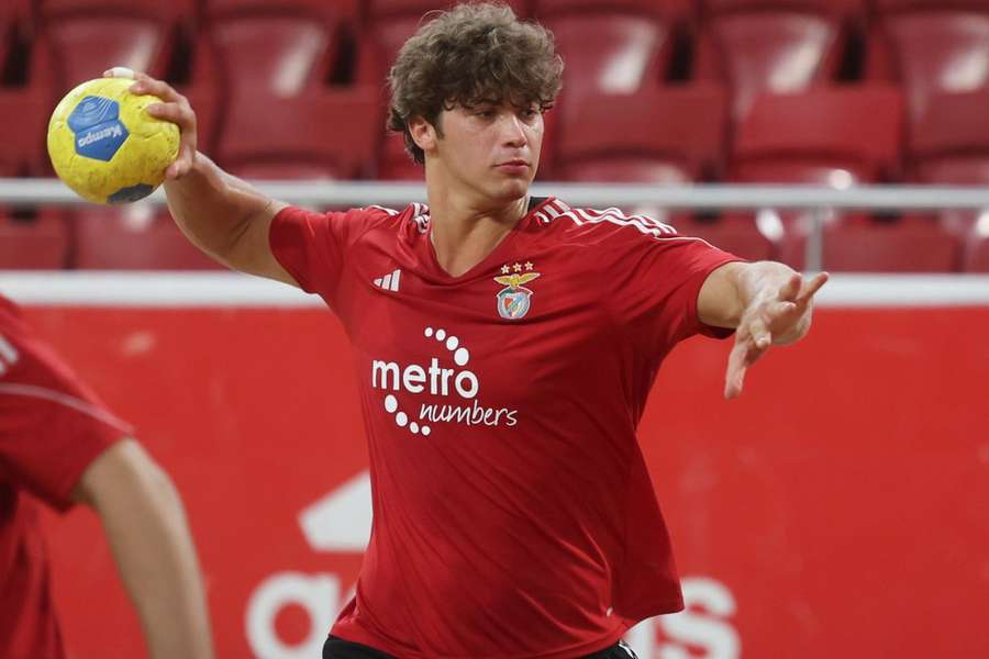 Gabriel Cavalcanti teve azar no regresso à Luz
