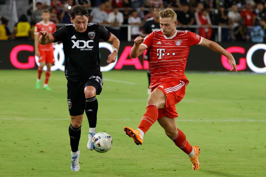 Matthijs de Ligt scored the fourth of Bayern's six goals against DC United