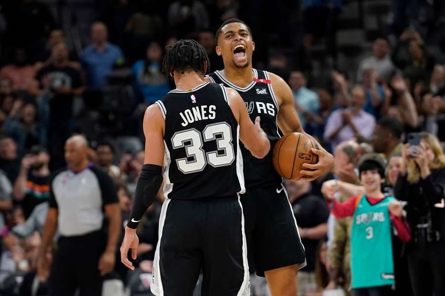 Spurs surpreendem Nuggets, que perdem pela segunda partida consecutiva
