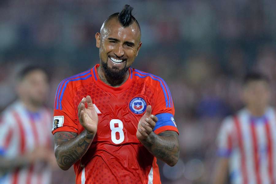 Atualmente, Vidal joga em seu clube natal, o Colo-Colo Atualmente, Vidal joga em seu clube natal, o Colo-Colo