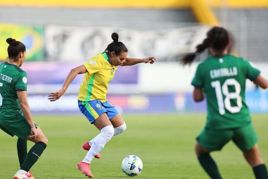 Marta deu dois passes para gols contra a Bolívia