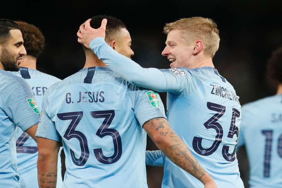 Gabriel Jesus e Oleksandr Zinchenko trocaram o Manchester City pelo Arsenal em 2022