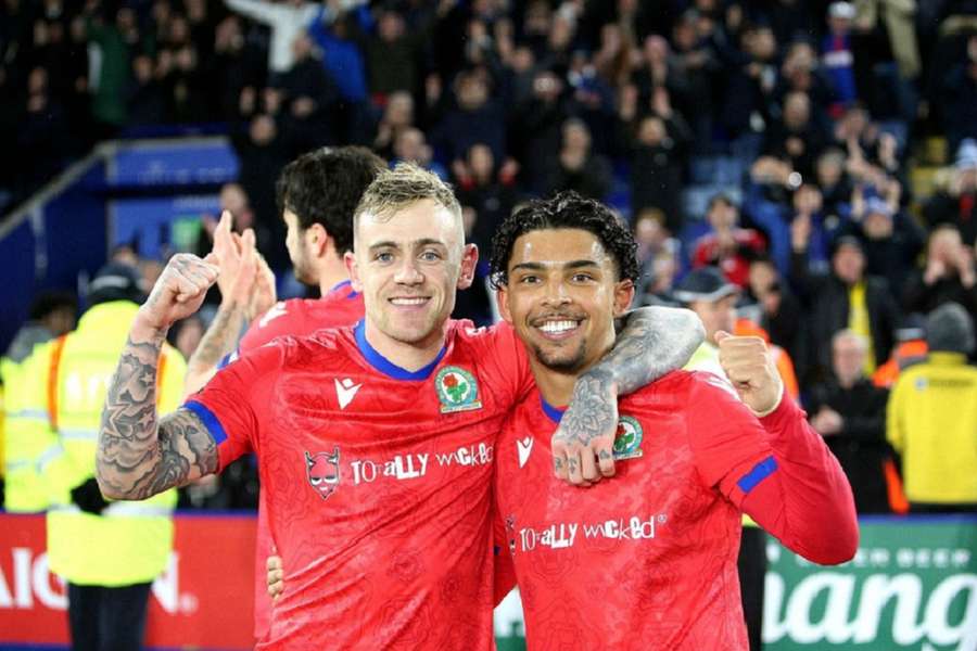 Doelpuntenmakers Sammie Szmodics en Tyrhys Dolan