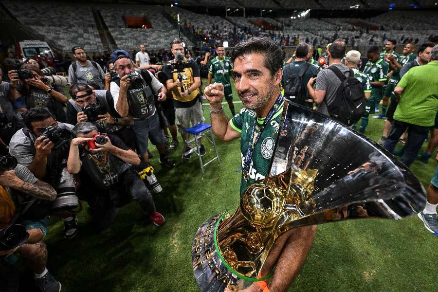 Abel Ferreira com mais um título de campeão brasileiro 