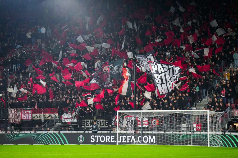 52 aanhoudingen voor duel AZ - Aston Villa op station Alkmaar