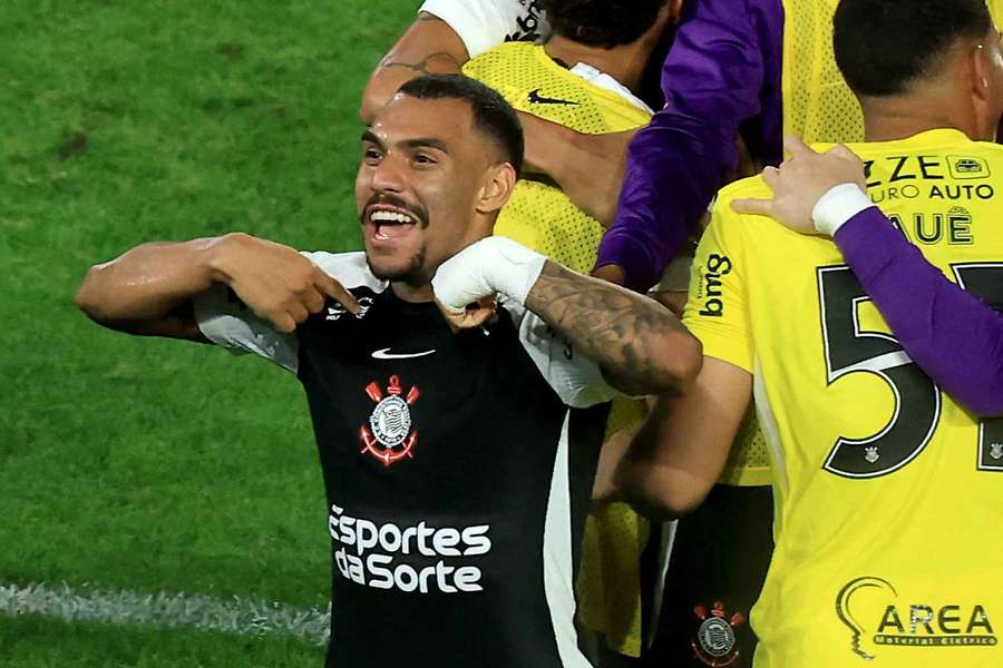 Matheuzinho fez o gol da vitória do Corinthians no Maracanã