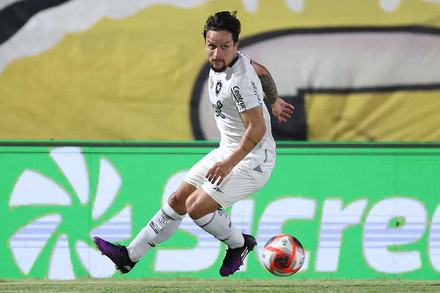 Artur foi um dos três lesionados do Botafogo contra o Nova Iguaçu