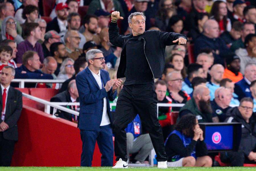 Enrique: Arsenal fans were deafening, but then PSG scored...