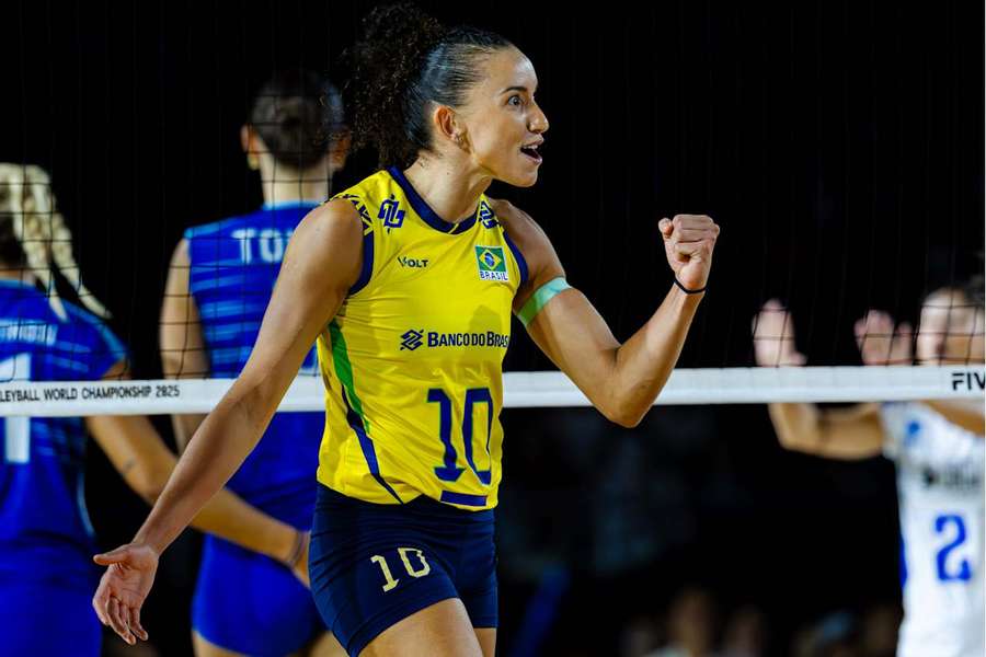 Gabi foi o destaque do Brasil na estreia Gabi foi o destaque do Brasil na estreia