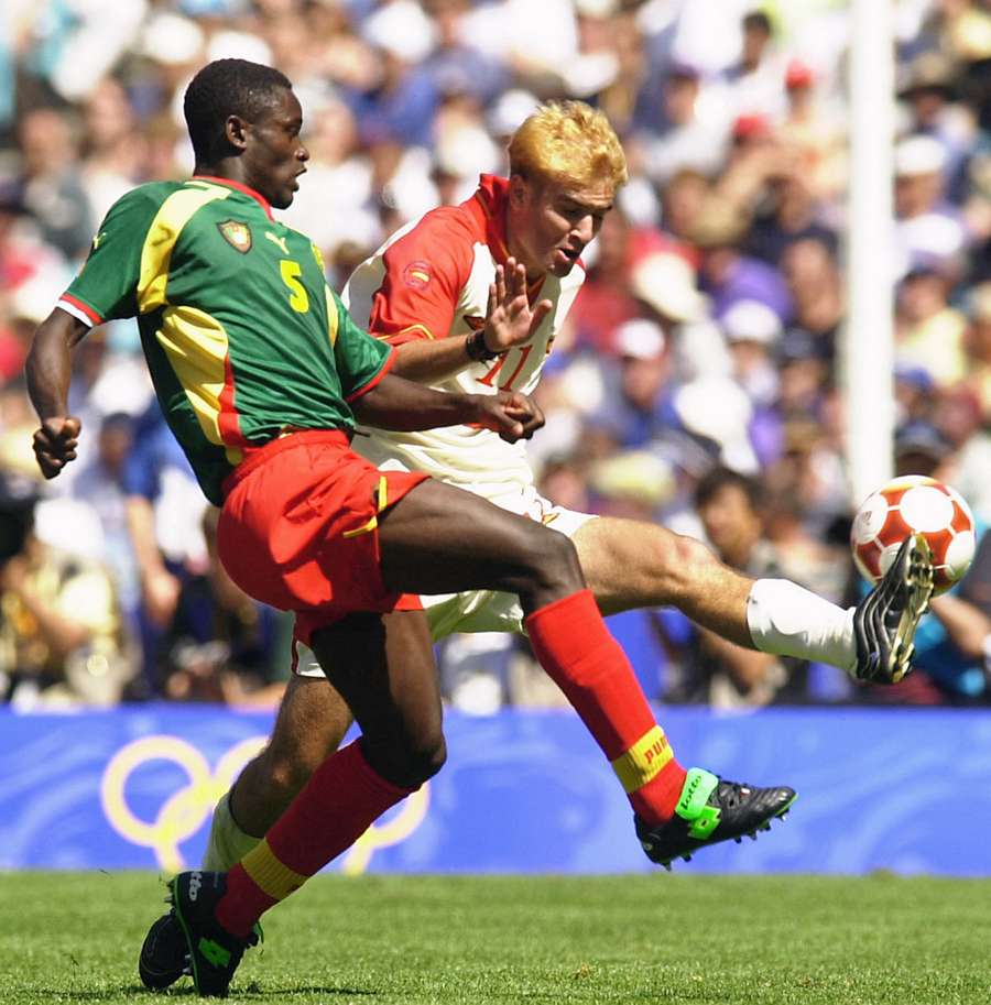 Jordi Ferrón ante Abanda en el España-Camerún de la final de Sidney 2000 Jordi Ferrón ante Abanda en el España-Camerún de la final de Sidney 2000