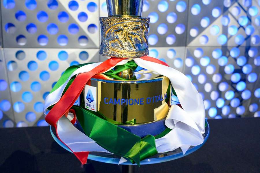 O troféu de Campeão de Itália