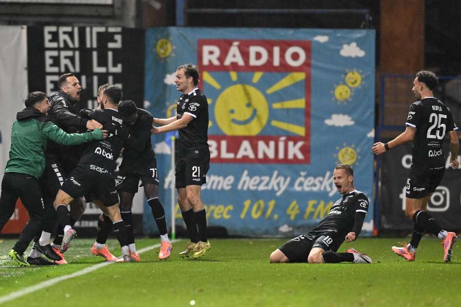 Radost Jablonce ze vstřelené branky Radost Jablonce ze vstřelené branky