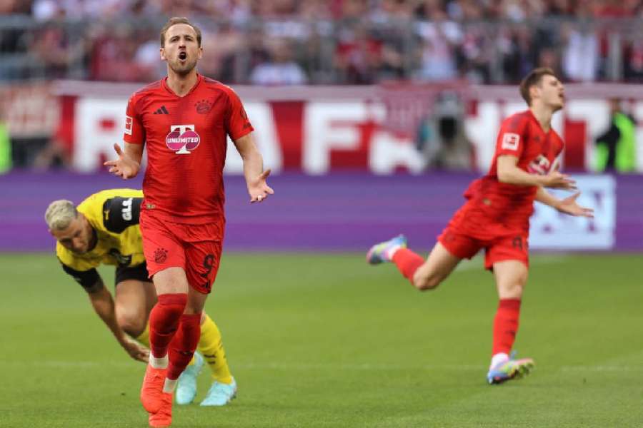 Harry Kane, lamentándose