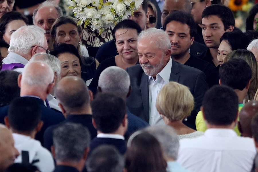 O recém-empossado presidente Lula chegou de helicóptero na manhã de terça-feira