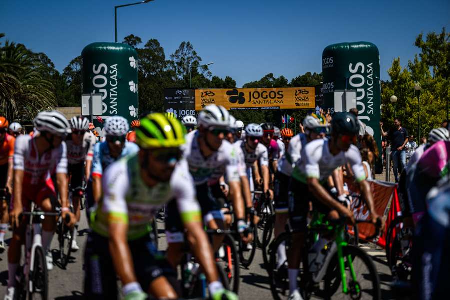 Ciclistas em prova