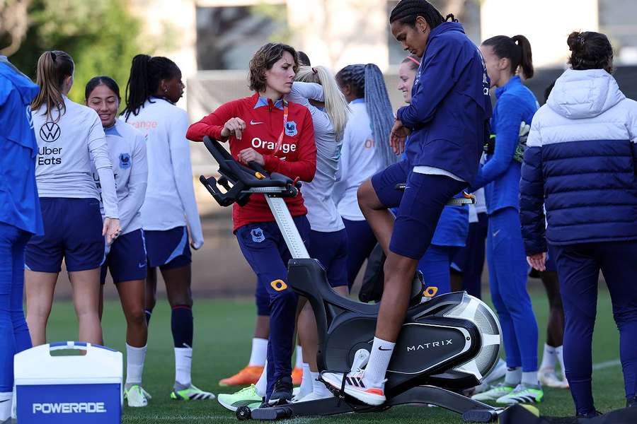 Wendie Renard et ses coéquipières à l'entraînement ce mardi matin.