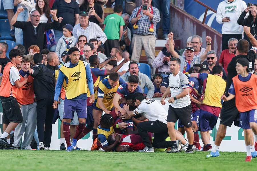 Os festejos no golo de Dany Jean