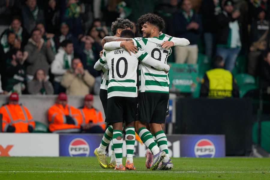 Araujo, Geny, Trincao, e Luis Suarez, do Sporting, festejam o terceiro golo da equipa frente ao Club Brugge. Araujo, Geny, Trincao, e Luis Suarez, do Sporting, festejam o terceiro golo da equipa frente ao Club Brugge.