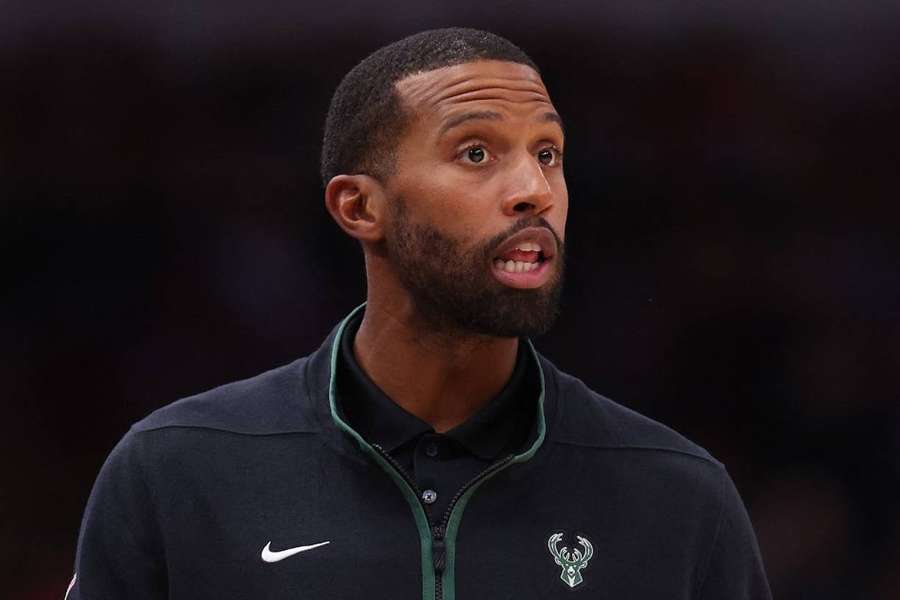 Charles Lee, premier adjoint de l'entraîneur des Boston Celtics, sera le prochain entraîneur en chef des Hornets. 