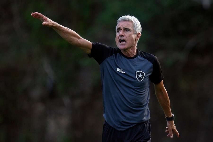 Botafogo tem dívida com Luís Castro e equipa técnica