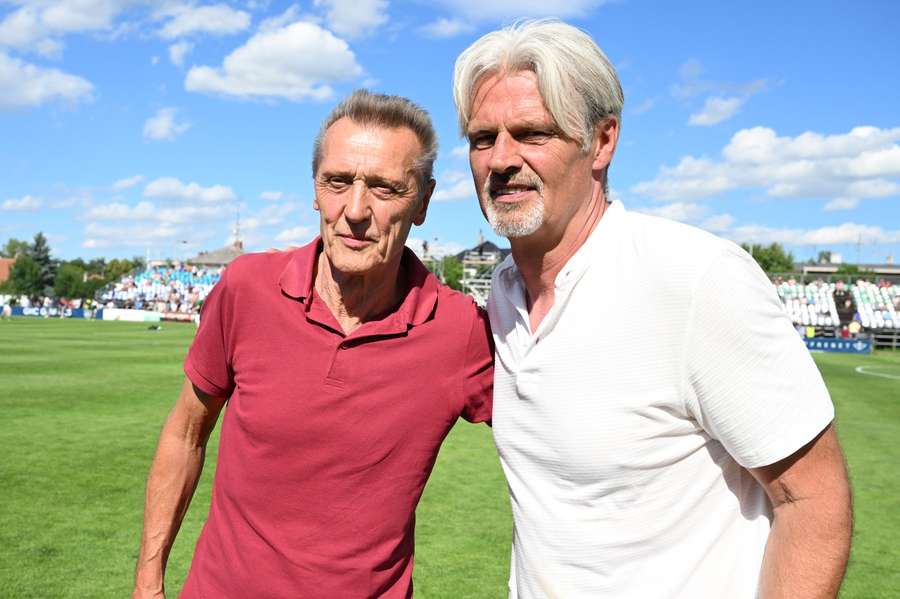 Skuhravý nejen o Češích: Fotbal je zženštilý. Brečí mi srdce, když se útočník otáčí a přihraje dozadu
