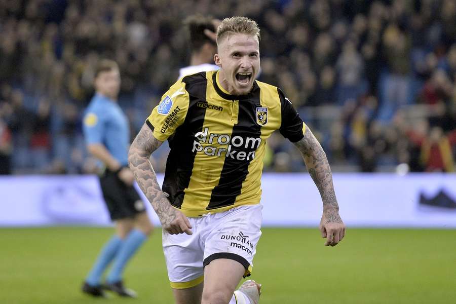 Alexander Büttner gaat voor zijn derde periode bij Vitesse