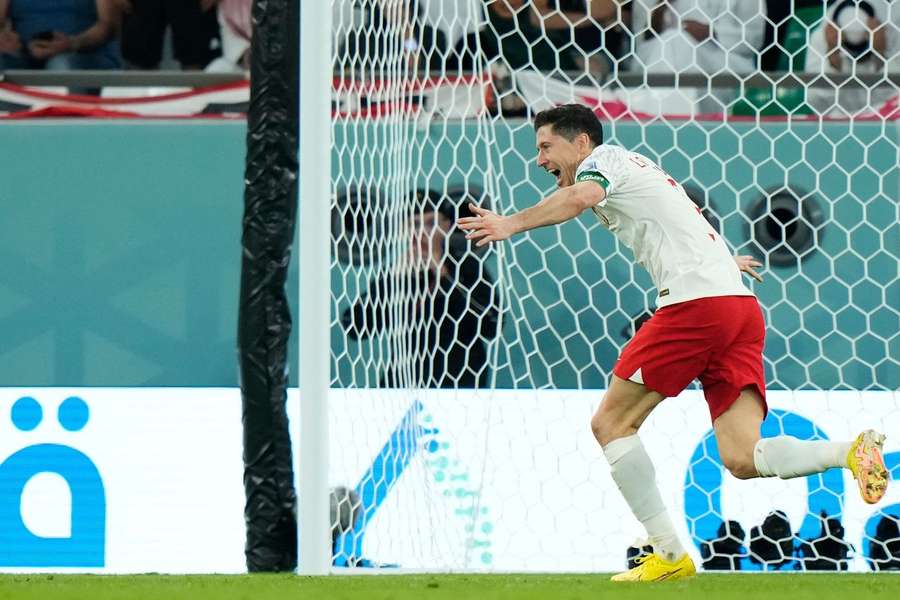 Lewandowski prvým gólom na MS priblížil Poľsko k postupu