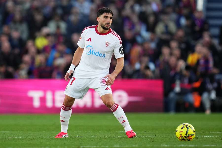 Maupay brands Sevilla performance "a disgrace" as relegation looms