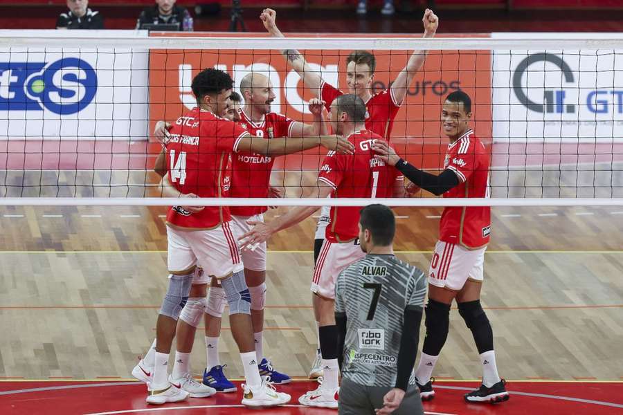 Benfica venceu Académica de Espinho na Luz