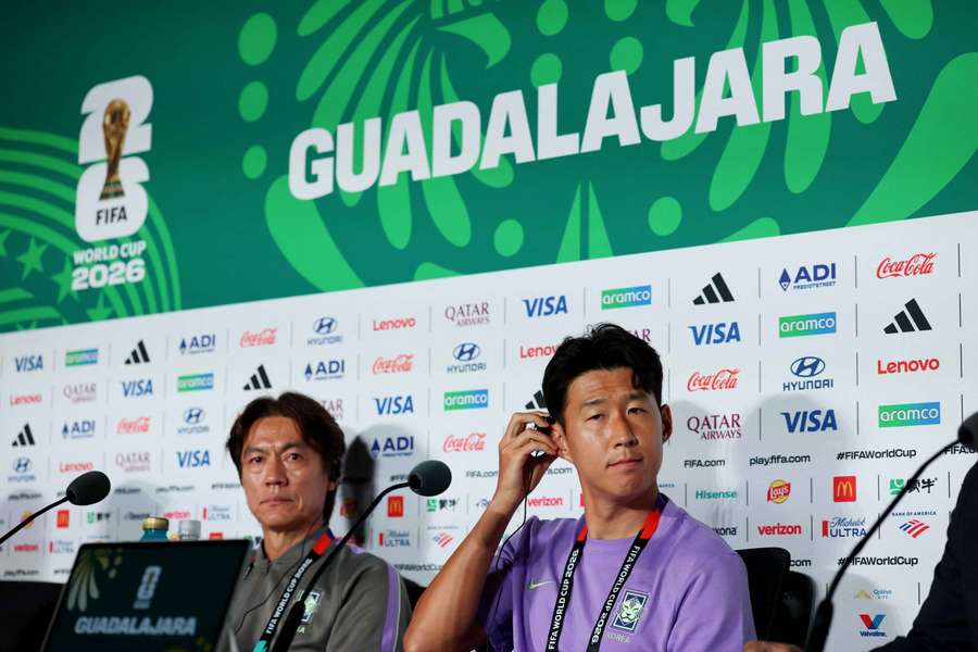 Korejští fotbalisté na MS bojkotují média kvůli posměškům na adresu kapitána Korejští fotbalisté na MS bojkotují média kvůli posměškům na adresu kapitána