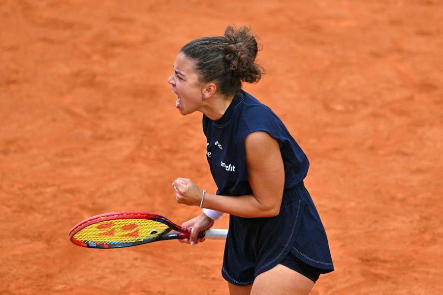 Paolini celebra su victoria en Roma