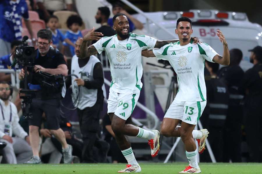Galeno assistiu para o primeiro golo da partida