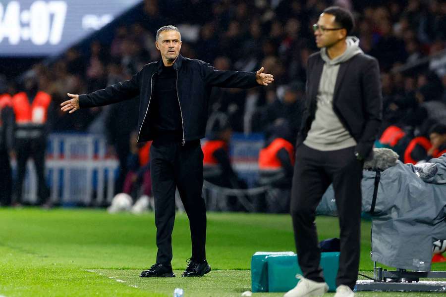 Enrique on the touchline against Strasbourg