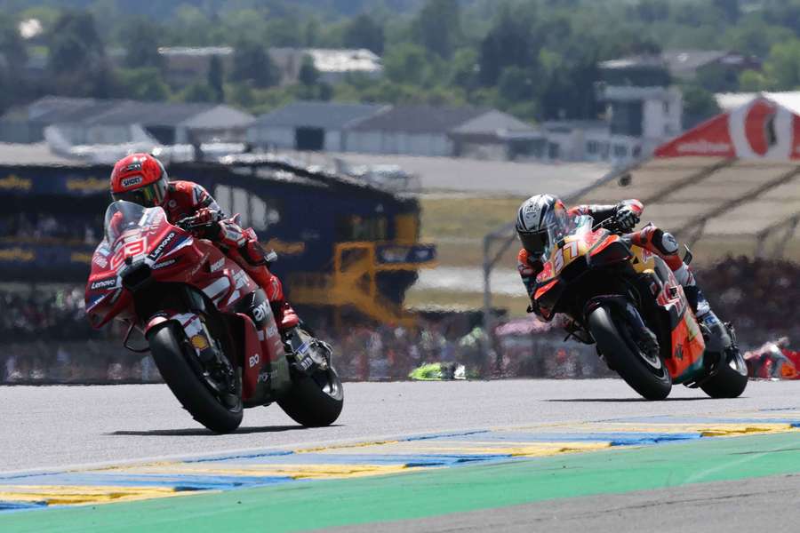 Marquez przeszedł operację w Madrycie po upadku w Le Mans Marquez przeszedł operację w Madrycie po upadku w Le Mans