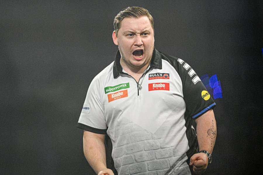 Martin Schindler rockt die Darts-WM