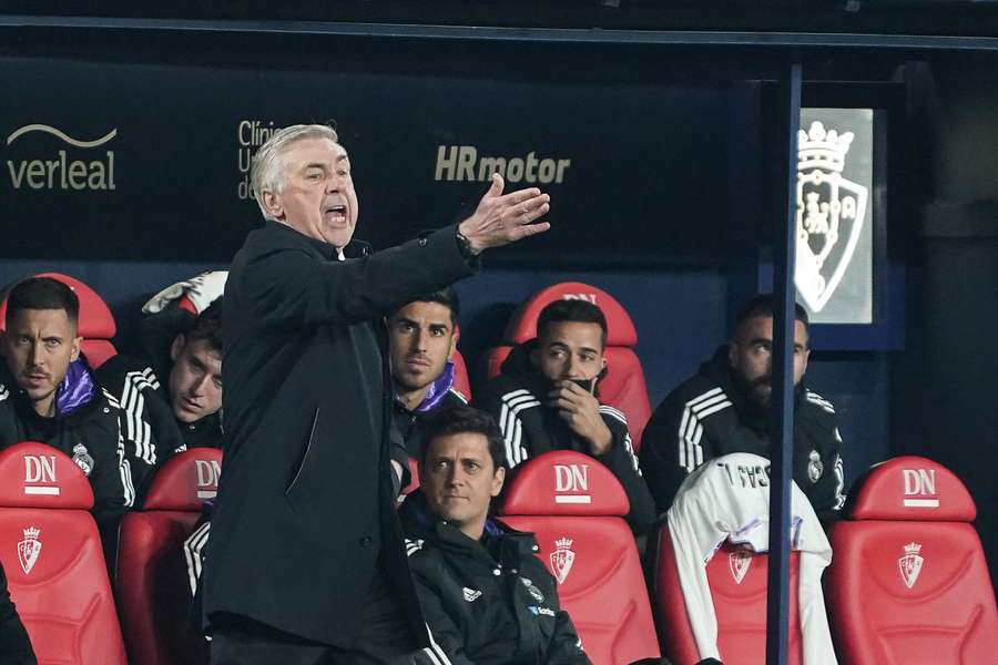 Ancelotti, durante el partido ante Osasuna.