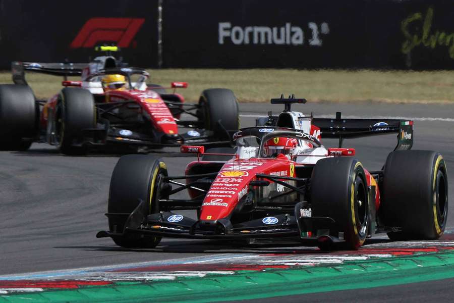 Los dos Ferraris, en Silverstone Los dos Ferraris, en Silverstone