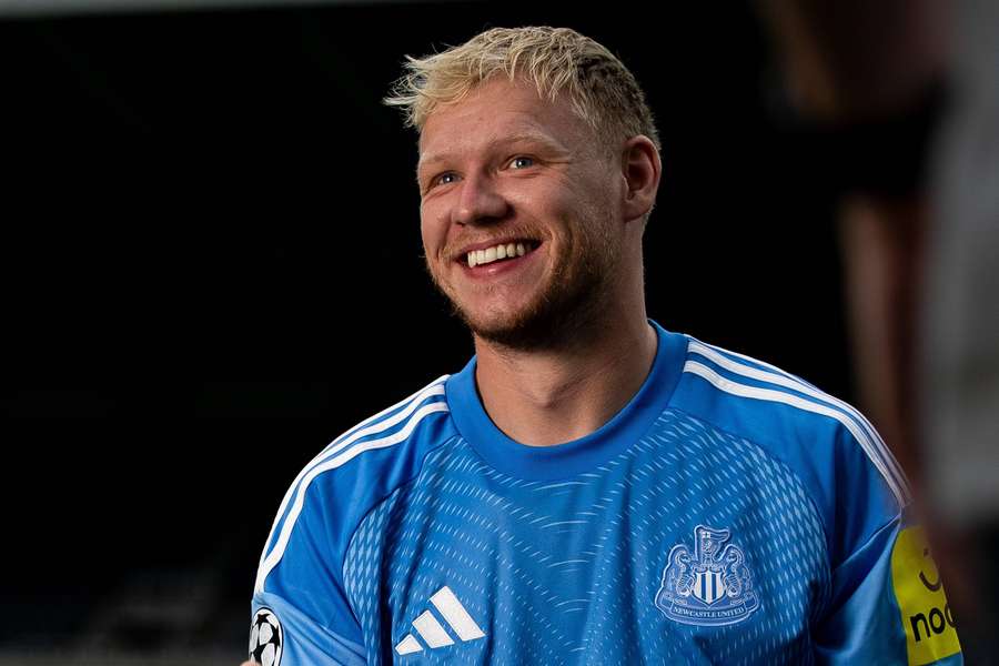 Ramsdale bude hrát za Newcastle. Ramsdale bude hrát za Newcastle.
