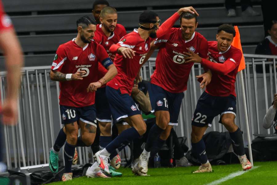 Radosť futbalistov Lille po góle na 1:1.